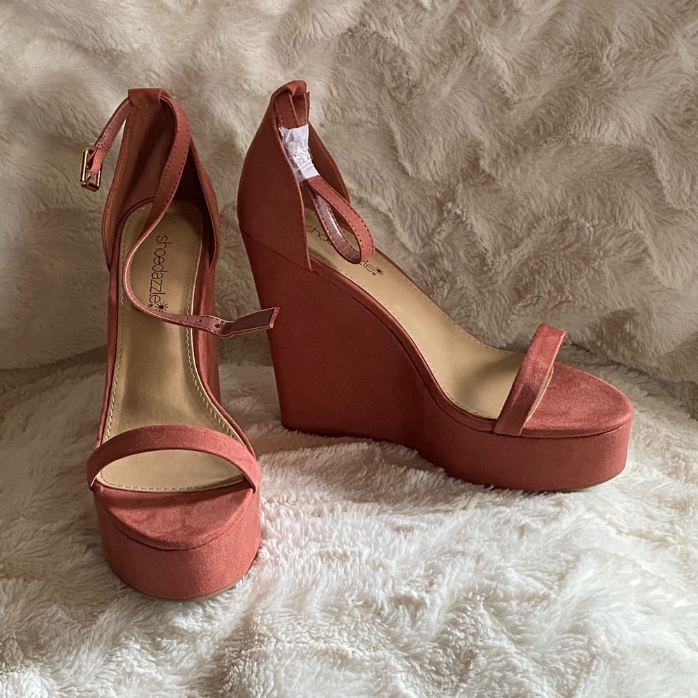 Shoe Dazzle Rose Wedge Sandals with Ankle Strap